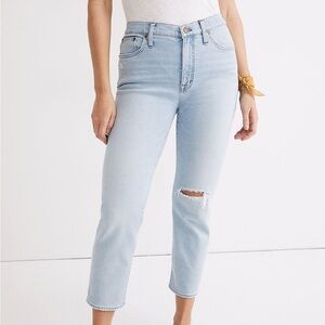 Madewell Mid-Rise Classic Straight Jeans in Wellingford Wash: Knee-Rip Edition